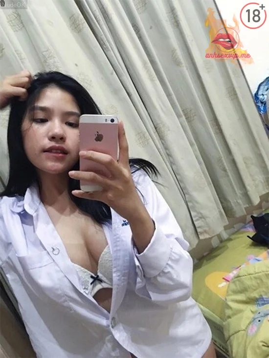 em lớp trưởng váy ngắn show hàng ảnh 1