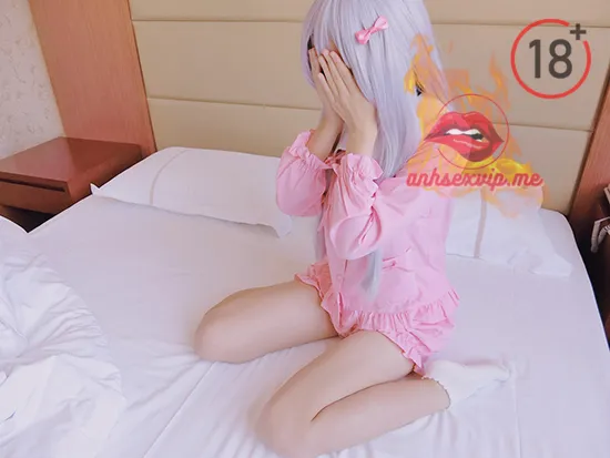 Gái Nhật cute mặc đồ ngủ show lồn không lông hình 2