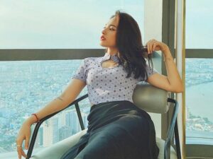 Say đắm trước vẻ đẹp ngất ngây của nàng hotgirl Cara Phương